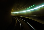 赛道狂飙2峡谷中文版：速度与激情的极致体验